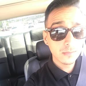 Meet your Posher, Ernesto